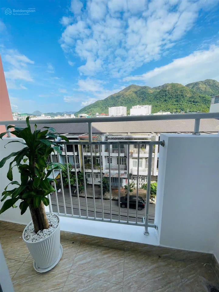 Bán căn hộ chung cư hoàng quân tầng 3 view ngoài thoáng sổ hồng sang tên.