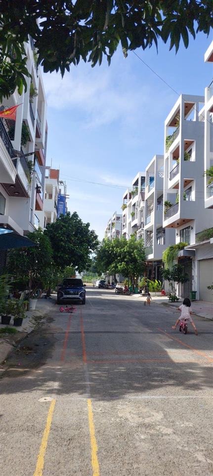 Bán lô đất hẻm rộng 13m có vỉa hè phường thới an quận 12 xây dựng tự do