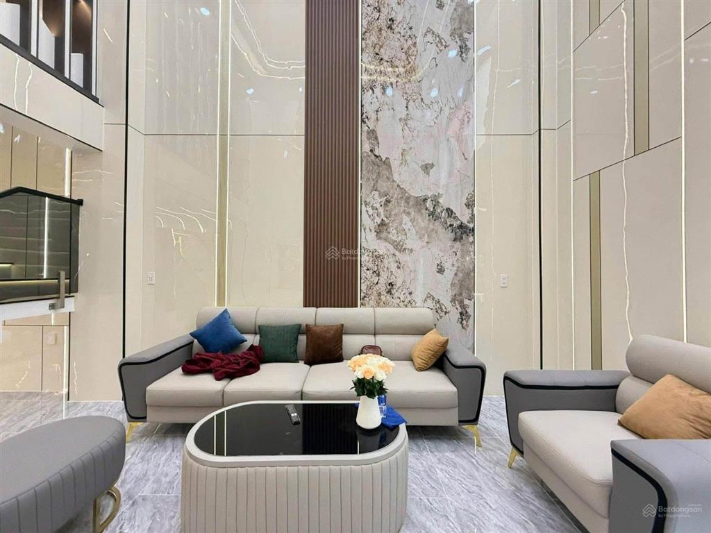 Bán căn nhà phố full nội thất nội thất cao cấp ngang 4m x14,5m công nhận đủ, p trung mỹ tây quận 12