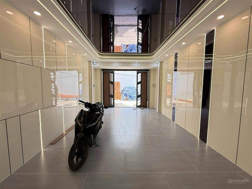 Bán căn nhà phố full nội thất nội thất cao cấp ngang 4m x14,5m công nhận đủ, p trung mỹ tây quận 12