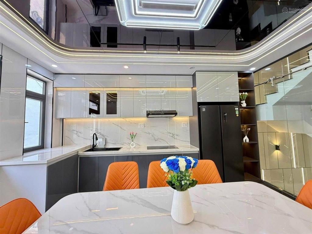 Bán căn nhà phố full nội thất nội thất cao cấp ngang 4m x14,5m công nhận đủ, p trung mỹ tây quận 12