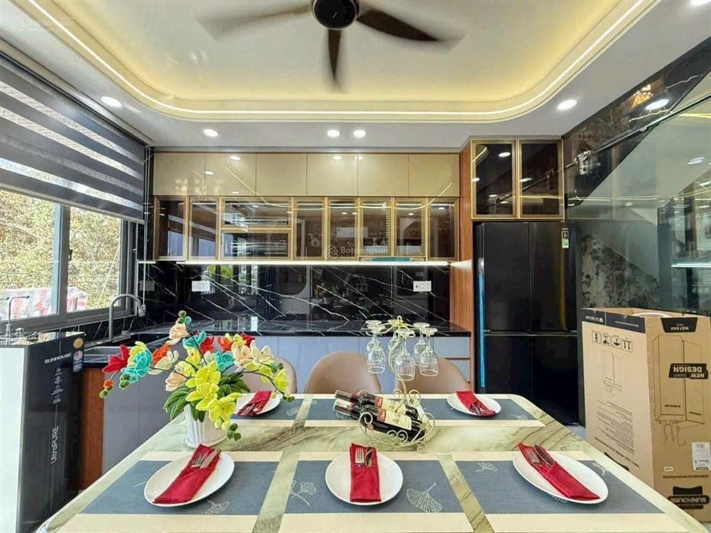 Bán căn nhà phố 6 tầng full nội thất thang máy phường đông hưng thuận tp. hồ chí minh