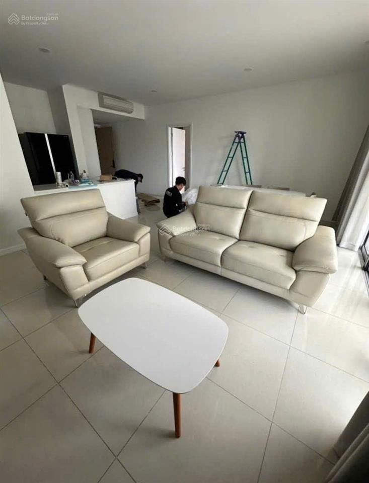 Cho thuê căn hoa hậu 4 phòng ngủ view hồ bơi  tại estella heights