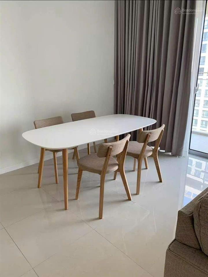 Cho thuê căn hoa hậu 4 phòng ngủ view hồ bơi  tại estella heights
