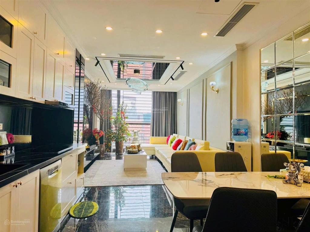 Bán nhà phố nguyễn chí thanh, 7 tầng thang máy, 2 mặt tiền ô tô, kinh doanh đỉnh . 58m*7t