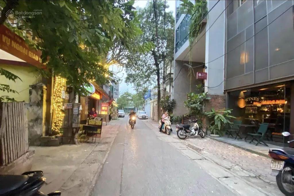 Căn đẹp ba đình tập thể cục phục vụ ngoại giao, đào tấn