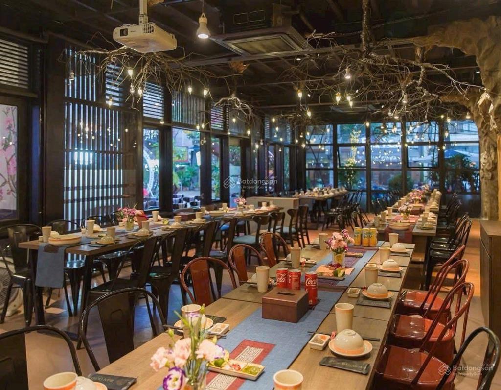 Siêu phẩm biệt thự nguyễn văn lộc diẹn tích 130m2x3 tầng mặt tiền 8m  em tùng 0984 090 *** có zalo