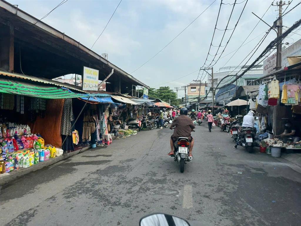 Cần bán gấp lô đất ở đường bùi thị he, thị trấn củ chi, huyện củ chi, giá 1tỷ1 96m2, sổ hồng riêng.