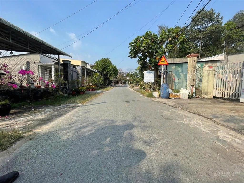 Chính chủ cần bán gấp lô đất ở đường lê thị hà xã tân hiệp huyện hóc môn 100m2 1tỷ8 sổ hồng riêng