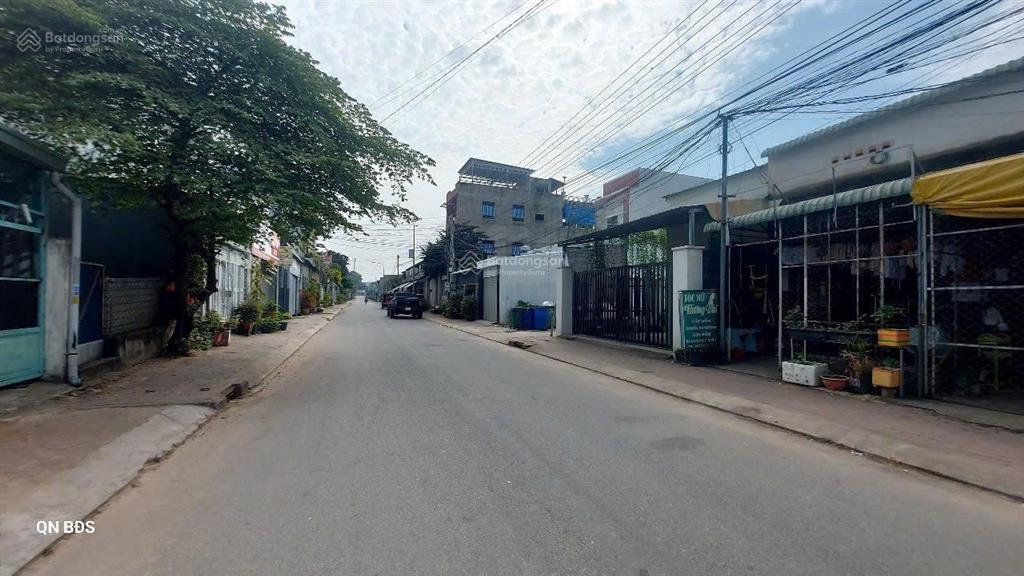 Tôi cần bán đất 550m2 giá 1tỷ2 đường gia huỳnh phường trảng bàng tây ninh sổ hồng riêng