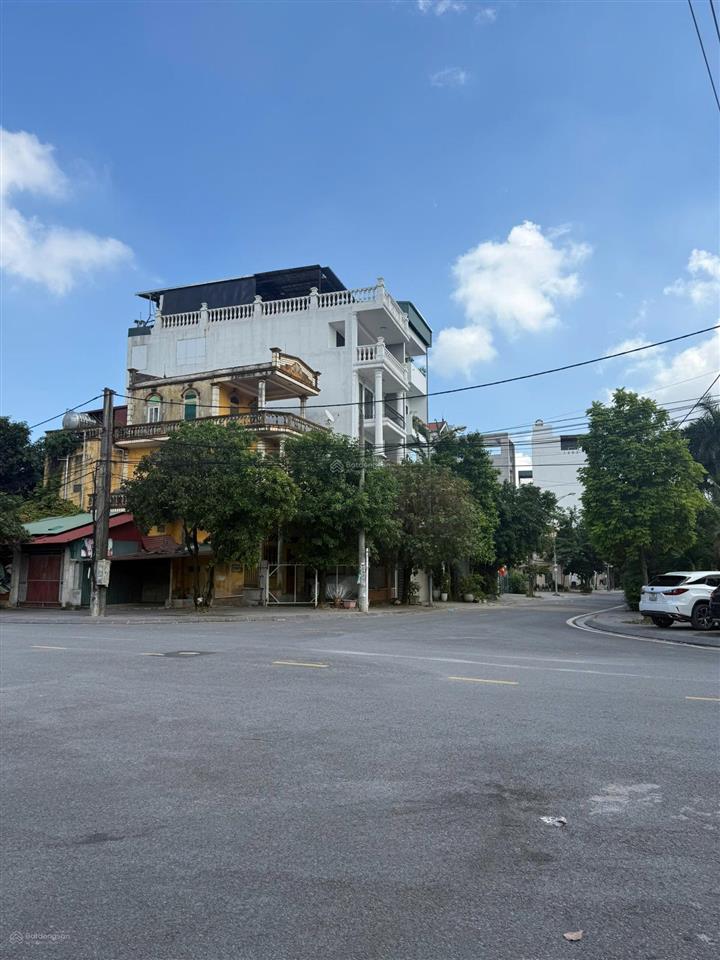Bán đất lô góc 2 mặt tiền, vỉa hè rộng, khu tái định cư thượng thanh 90m2, giá 22 tỷ