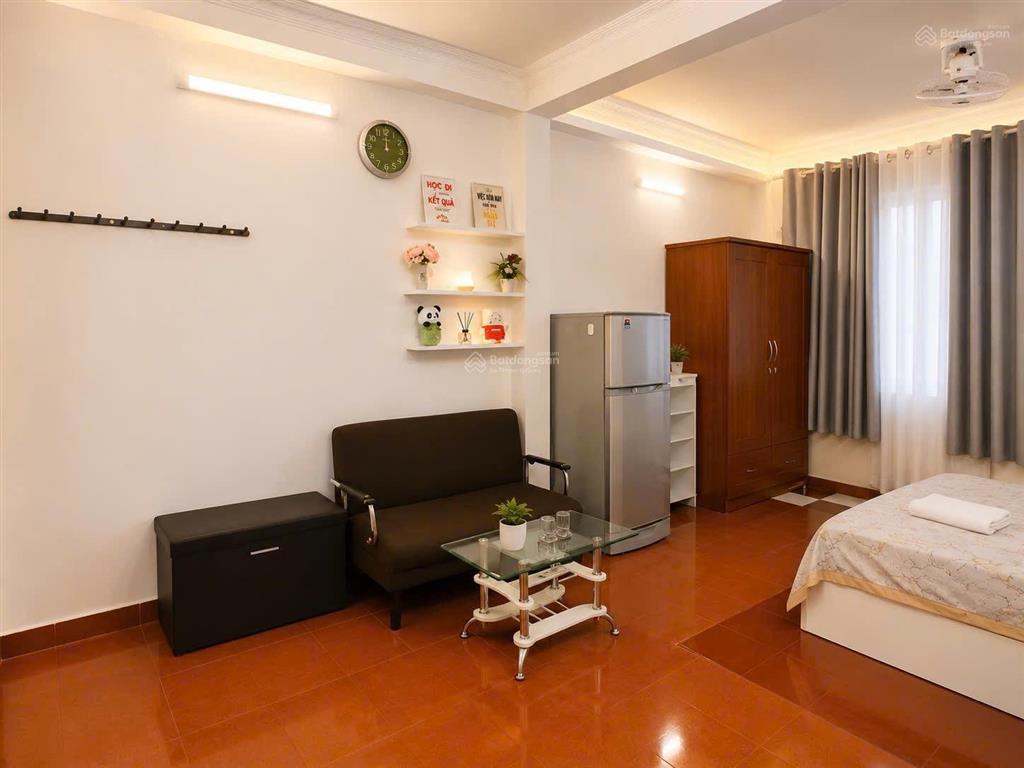 Căn hộ 35m2 bao mọi phí điện nướcdọn vệ sinh phòng 3 lần/tuần ngay phố lê thánh tônmetro bason