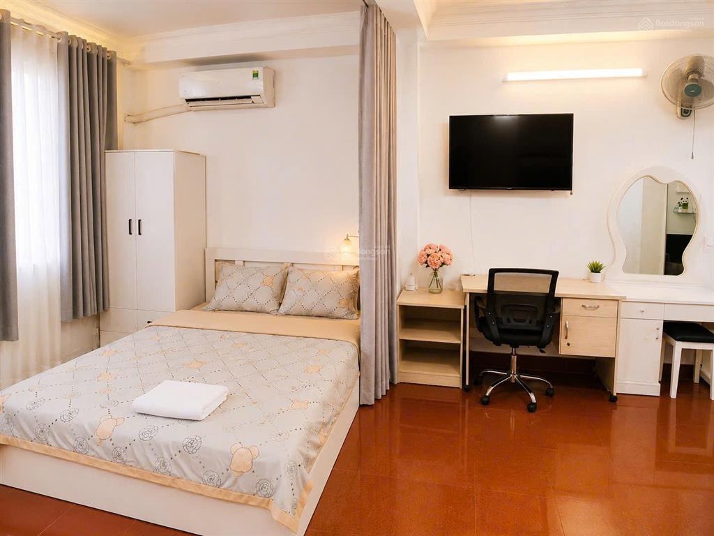 Căn hộ 35m2 bao mọi phí điện nướcdọn vệ sinh phòng 3 lần/tuần ngay phố lê thánh tônmetro bason