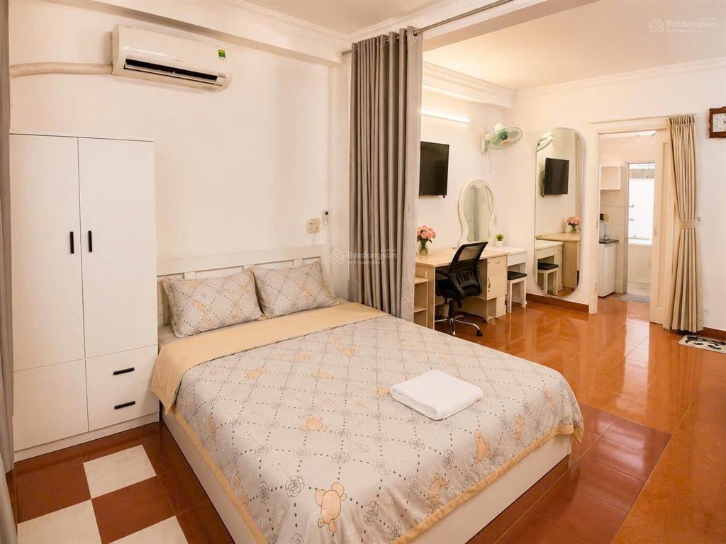 Căn hộ 35m2 bao mọi phí điện nướcdọn vệ sinh phòng 3 lần/tuần ngay phố lê thánh tônmetro bason
