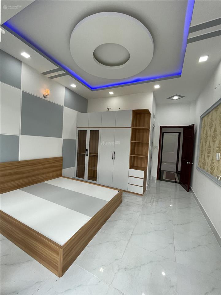 Nhà chính chủ, hương lộ 2,gần ngã tư 4 xã, diện tích 56m , 4 tầng ,hẻm 6m.