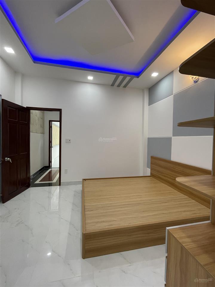 Nhà chính chủ, hương lộ 2,gần ngã tư 4 xã, diện tích 56m , 4 tầng ,hẻm 6m.