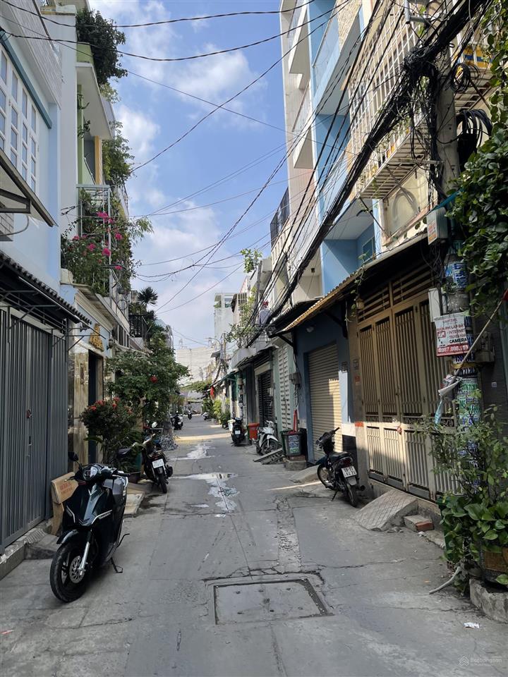 Siêu phẩm 2 tầng ngay công viên hồ trái tim hẻm 5m thông diện tích 4m x 9m chỉ 3 tỷ 7 còn tl