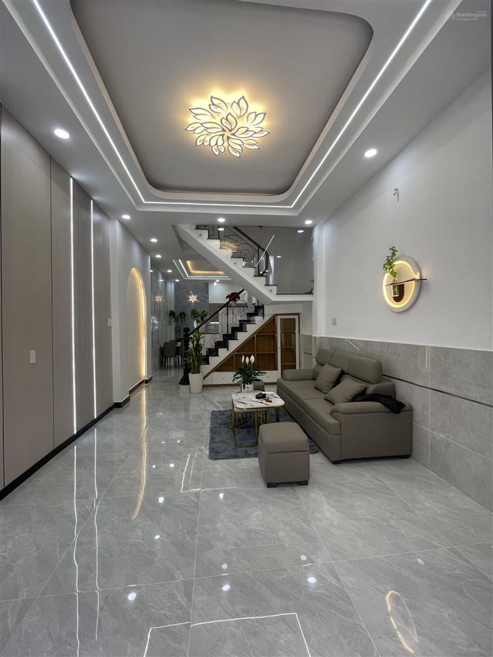 Hương lộ 2 gần ngã tư 4 xã, nhà 4 tầng ,hẻm 6m , tặng nội thất ,4pn ,4wc ,sân thượng ,nhỉnh 6 tỷ