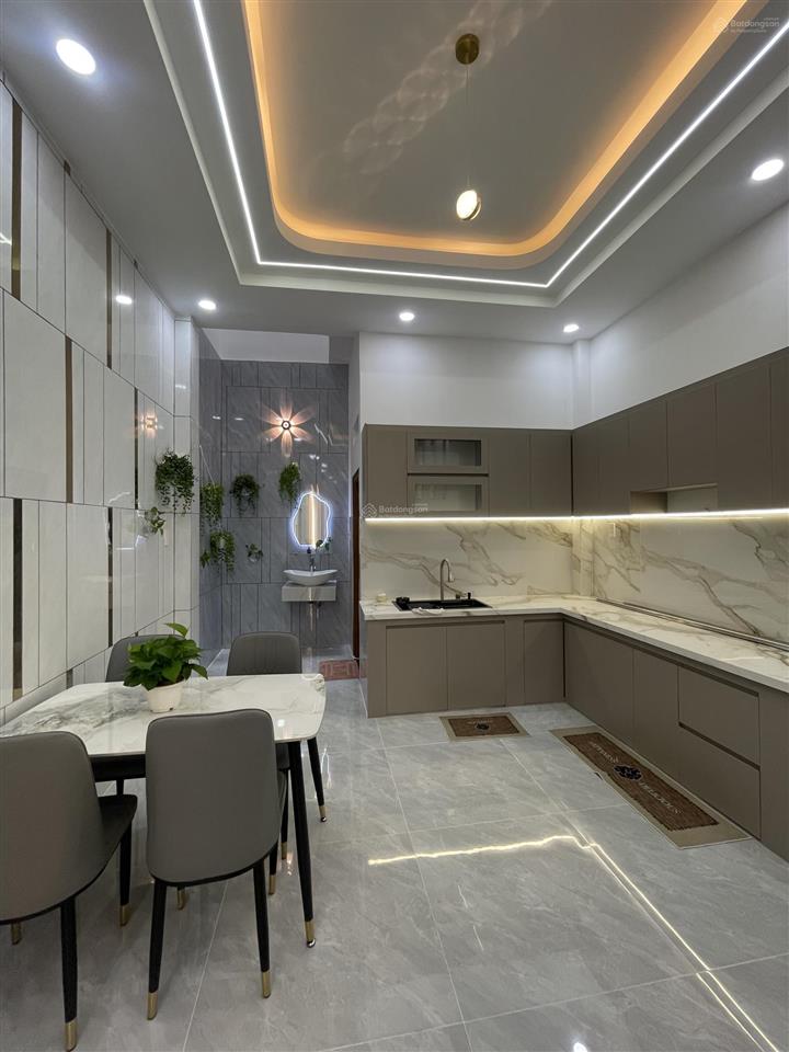 Hương lộ 2 gần ngã tư 4 xã, nhà 4 tầng ,hẻm 6m , tặng nội thất ,4pn ,4wc ,sân thượng ,nhỉnh 6 tỷ