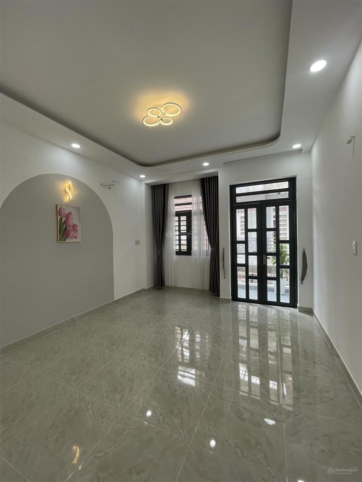 Hương lộ 2 gần ngã tư 4 xã, nhà 4 tầng ,hẻm 6m , tặng nội thất ,4pn ,4wc ,sân thượng ,nhỉnh 6 tỷ