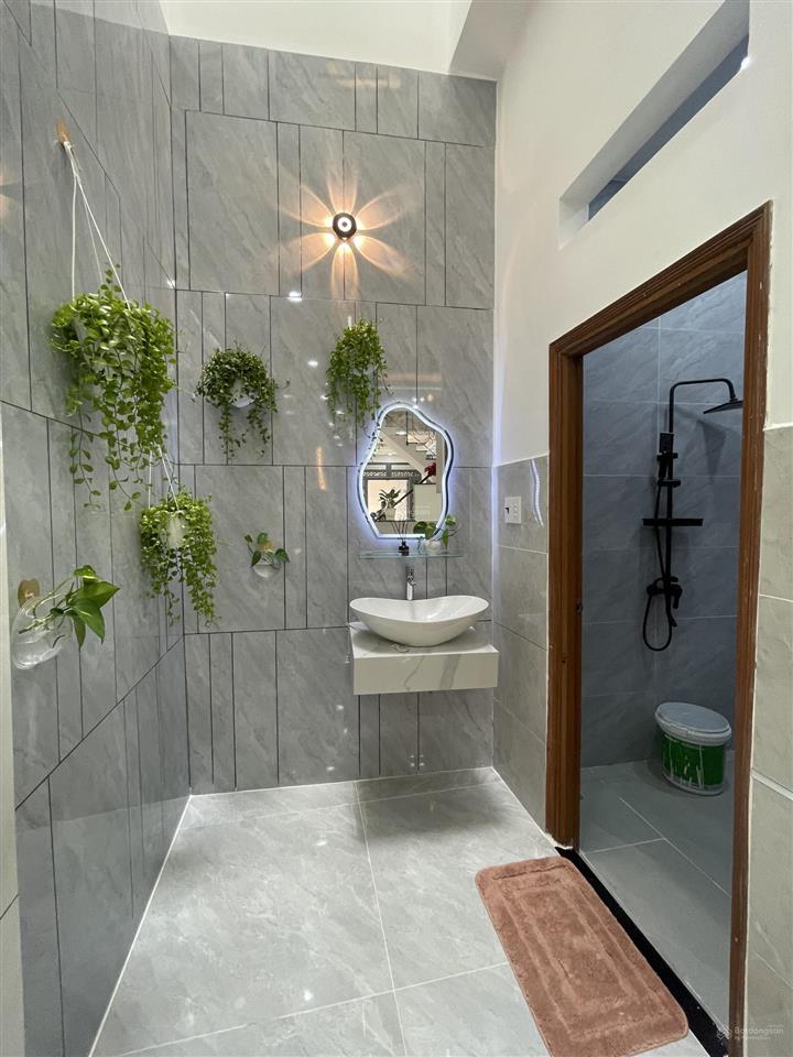 Hương lộ 2 gần ngã tư 4 xã, nhà 4 tầng ,hẻm 6m , tặng nội thất ,4pn ,4wc ,sân thượng ,nhỉnh 6 tỷ