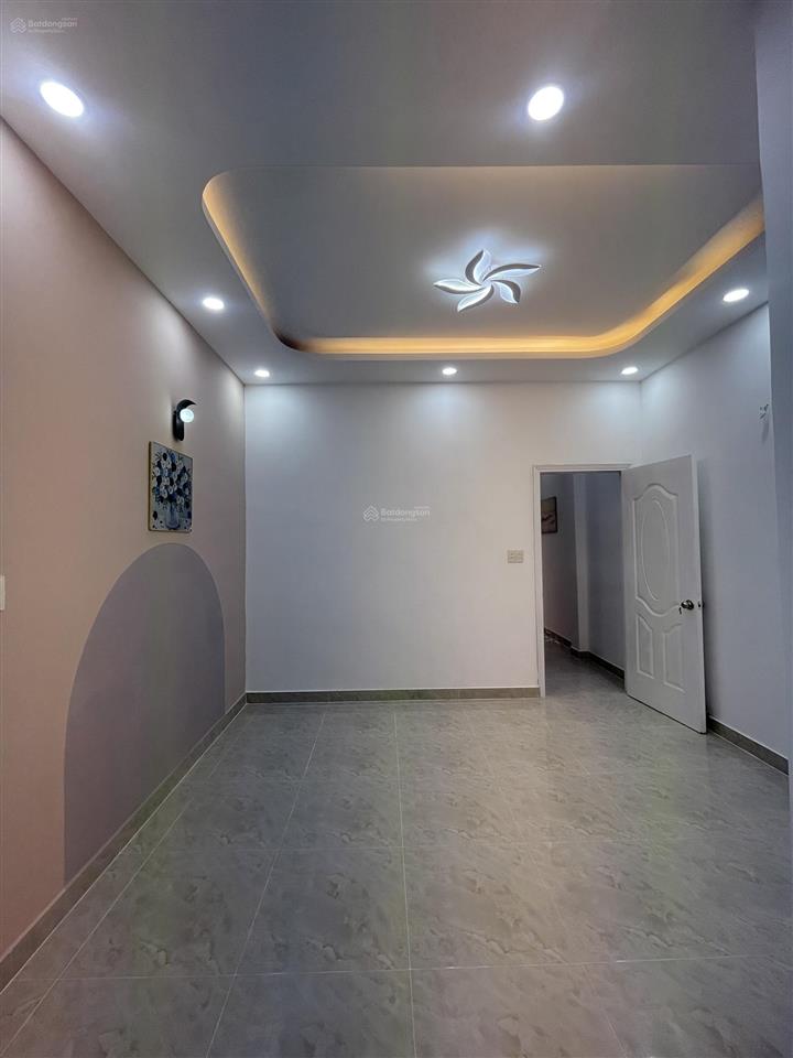 Hương lộ 2 gần ngã tư 4 xã, nhà 4 tầng ,hẻm 6m , tặng nội thất ,4pn ,4wc ,sân thượng ,nhỉnh 6 tỷ