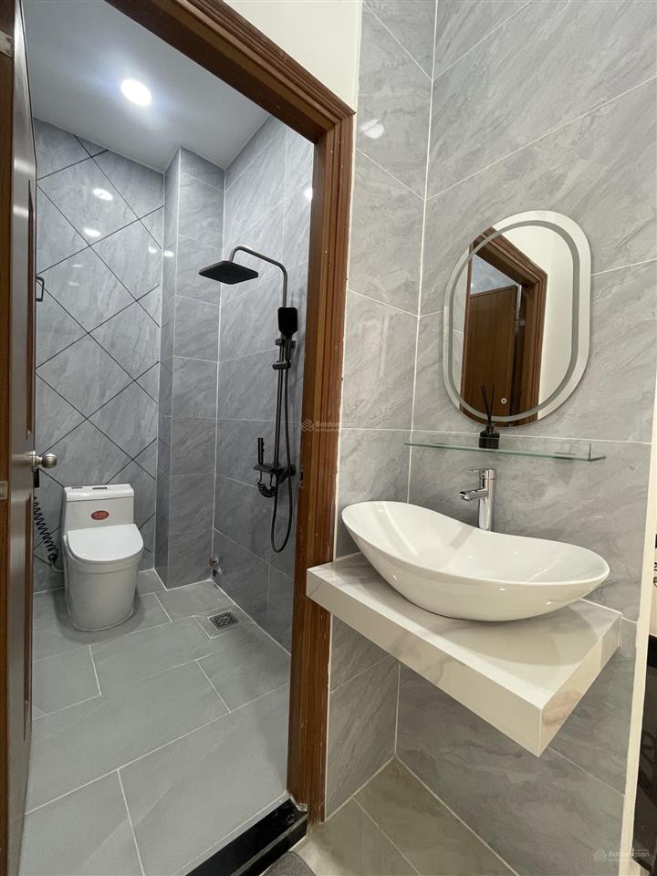 Hương lộ 2 gần ngã tư 4 xã, nhà 4 tầng ,hẻm 6m , tặng nội thất ,4pn ,4wc ,sân thượng ,nhỉnh 6 tỷ
