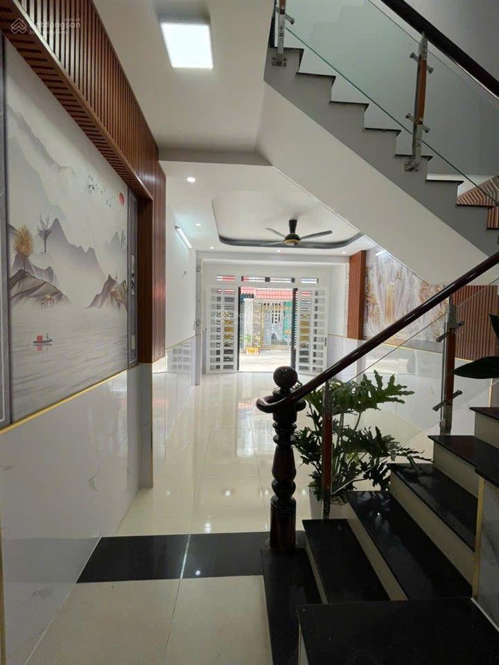 Bán nhà đường nguyễn thị tú bình tân , gần lê trọng tấn,4pn, 4wc, 68m2 chỉ, 5,9 tỷ vnd