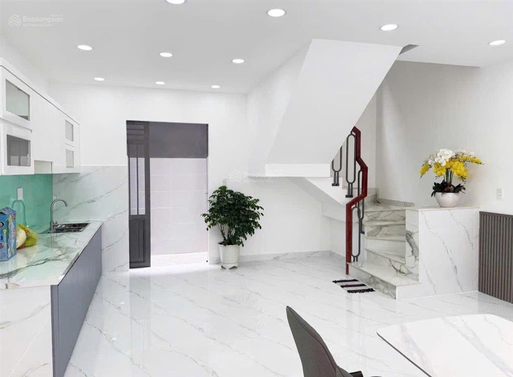 Nhà 2 tầng mới 100% bình thành, 4,2 tỷ, 60m2, 3pn, 3wc, hàng hiếm! không lộ giới, không qh,