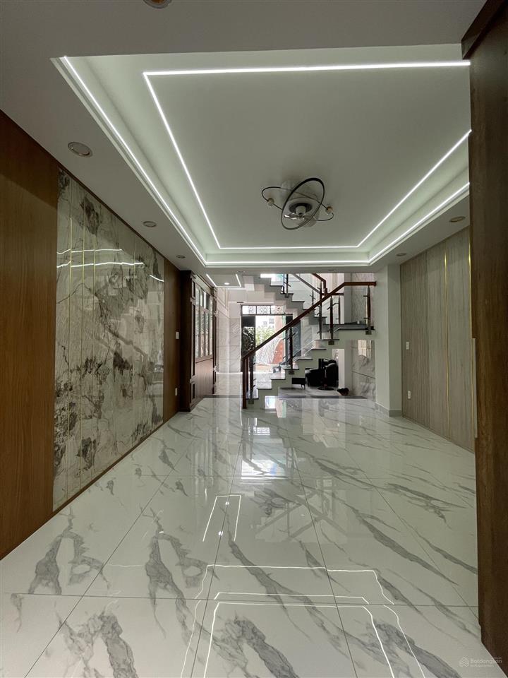 Bán nhà 4 tầng, hẻm 390, quốc lộ 1a, 6,3 tỷ, 56m², hàng hiếm view đẹp, 4pn, 5wc, hẻm 7m.