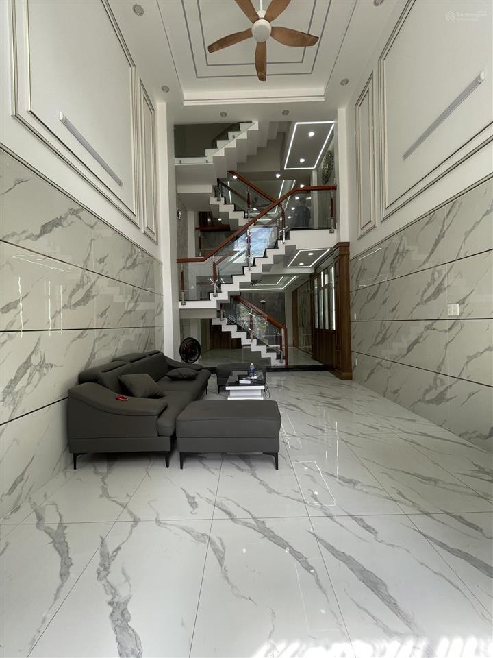 Bán nhà 4 tầng, hẻm 390, quốc lộ 1a, 6,3 tỷ, 56m², hàng hiếm view đẹp, 4pn, 5wc, hẻm 7m.