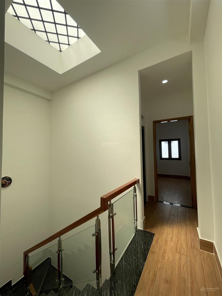Bán nhà 4 tầng, hẻm 390, quốc lộ 1a, 6,3 tỷ, 56m², hàng hiếm view đẹp, 4pn, 5wc, hẻm 7m.