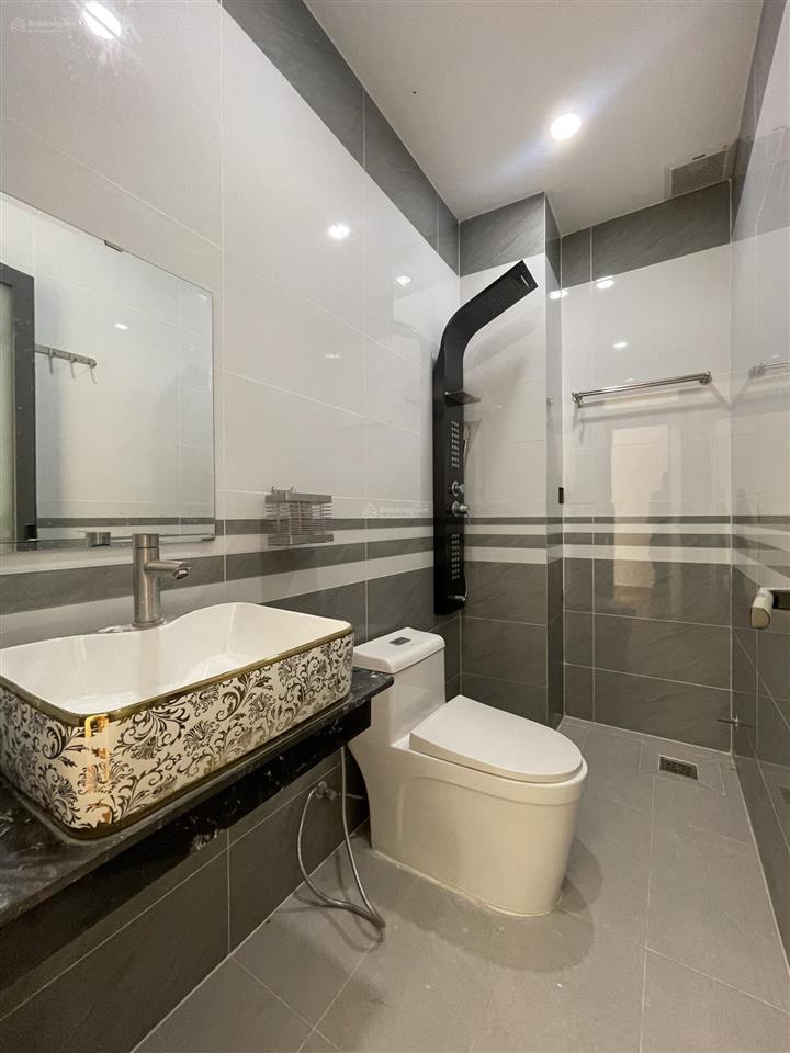 Bán nhà 4 tầng, hẻm 390, quốc lộ 1a, 6,3 tỷ, 56m², hàng hiếm view đẹp, 4pn, 5wc, hẻm 7m.