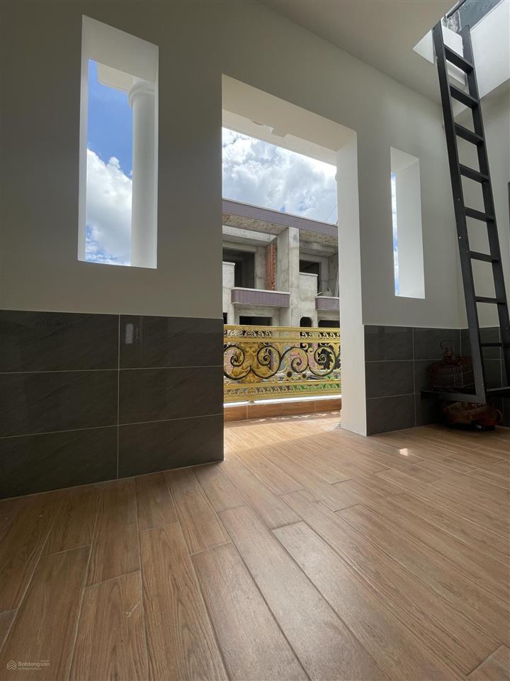 Bán nhà 4 tầng, hẻm 390, quốc lộ 1a, 6,3 tỷ, 56m², hàng hiếm view đẹp, 4pn, 5wc, hẻm 7m.