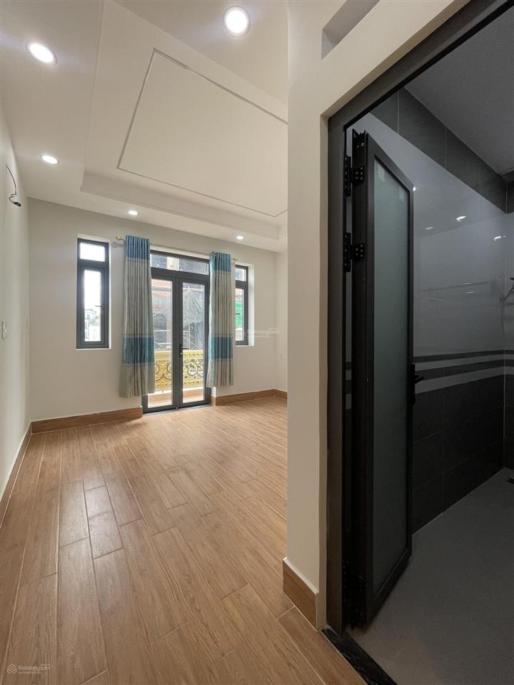 Bán nhà 4 tầng, hẻm 390, quốc lộ 1a, 6,3 tỷ, 56m², hàng hiếm view đẹp, 4pn, 5wc, hẻm 7m.