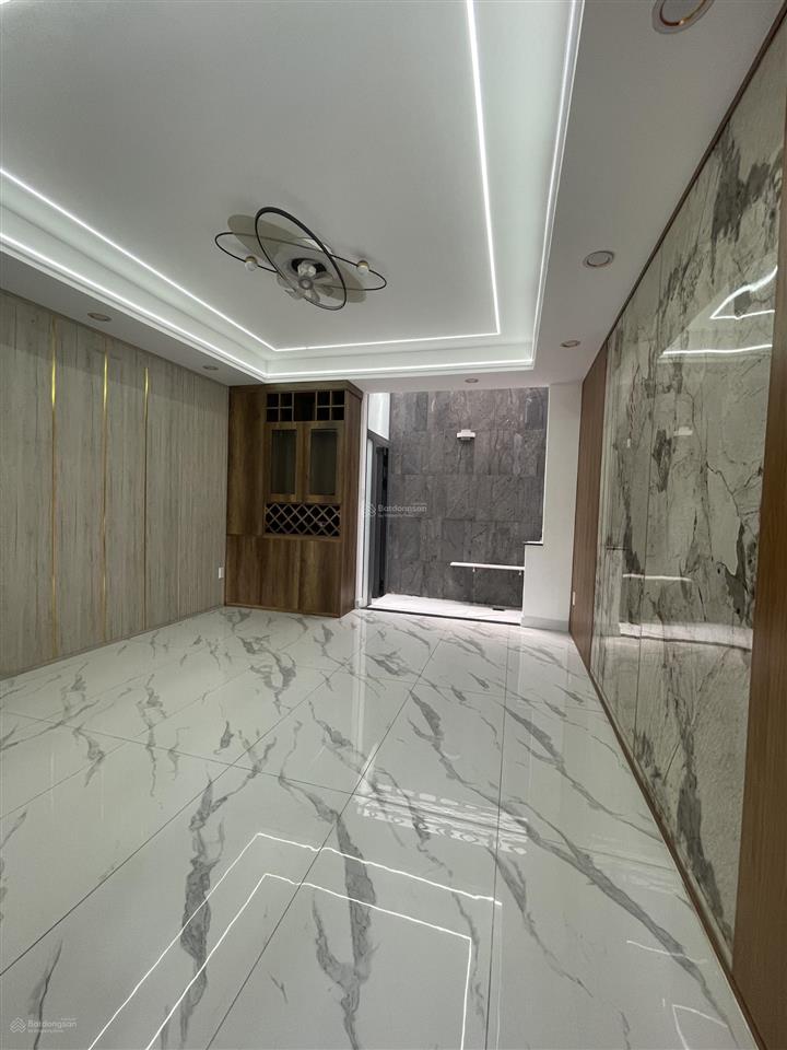 Bán nhà 4 tầng, hẻm 390, quốc lộ 1a, 6,3 tỷ, 56m², hàng hiếm view đẹp, 4pn, 5wc, hẻm 7m.