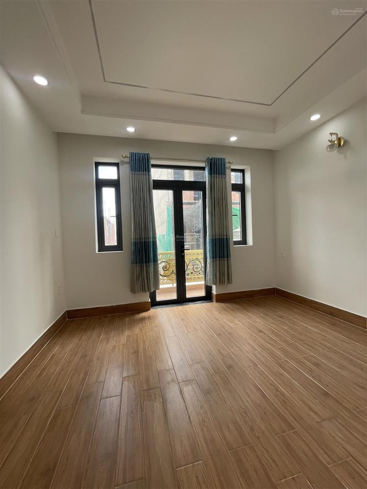 Bán nhà 4 tầng, hẻm 390, quốc lộ 1a, 6,3 tỷ, 56m², hàng hiếm view đẹp, 4pn, 5wc, hẻm 7m.
