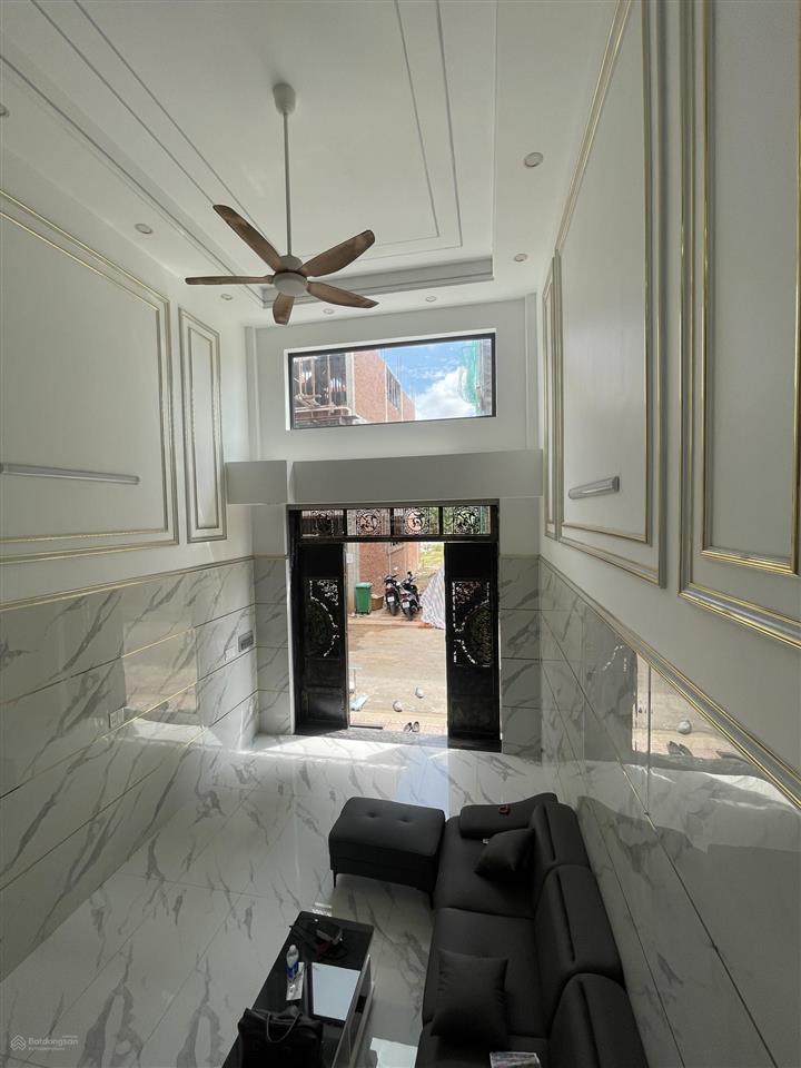 Bán nhà 4 tầng, hẻm 390, quốc lộ 1a, 6,3 tỷ, 56m², hàng hiếm view đẹp, 4pn, 5wc, hẻm 7m.