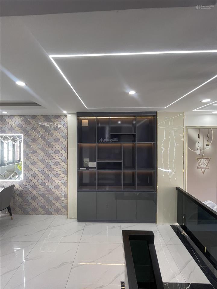 Bán nhà 5 tầng, ngay công viên hồ trái tim chợ bình thành, 6,8 tỷ, 66m2, 4pn, 5wc còn thương lượng