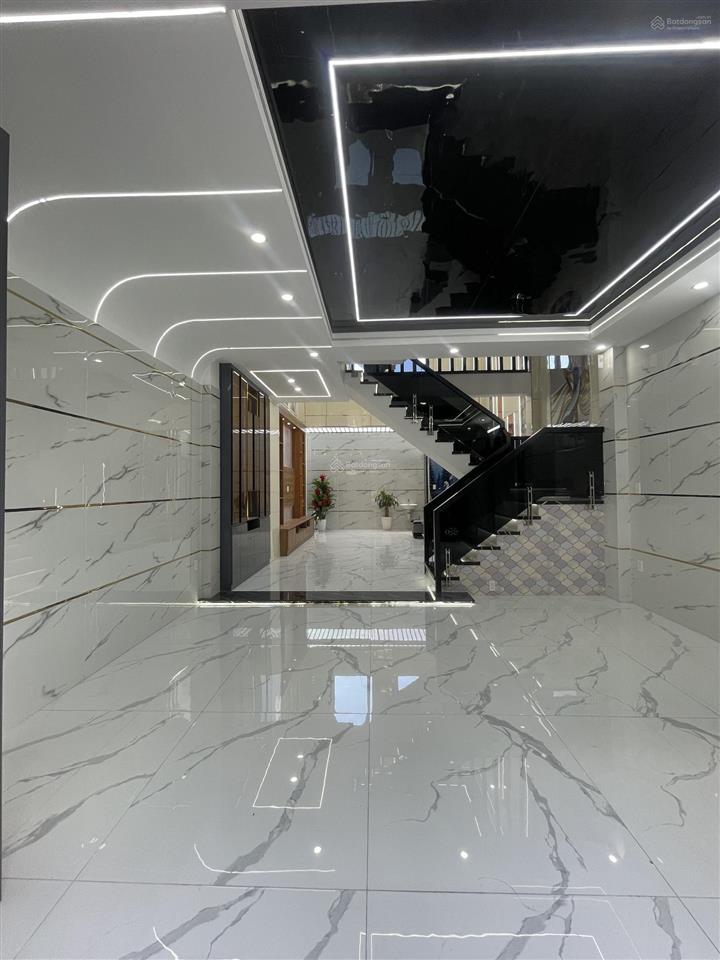 Bán nhà 5 tầng, ngay công viên hồ trái tim chợ bình thành, 6,8 tỷ, 66m2, 4pn, 5wc còn thương lượng