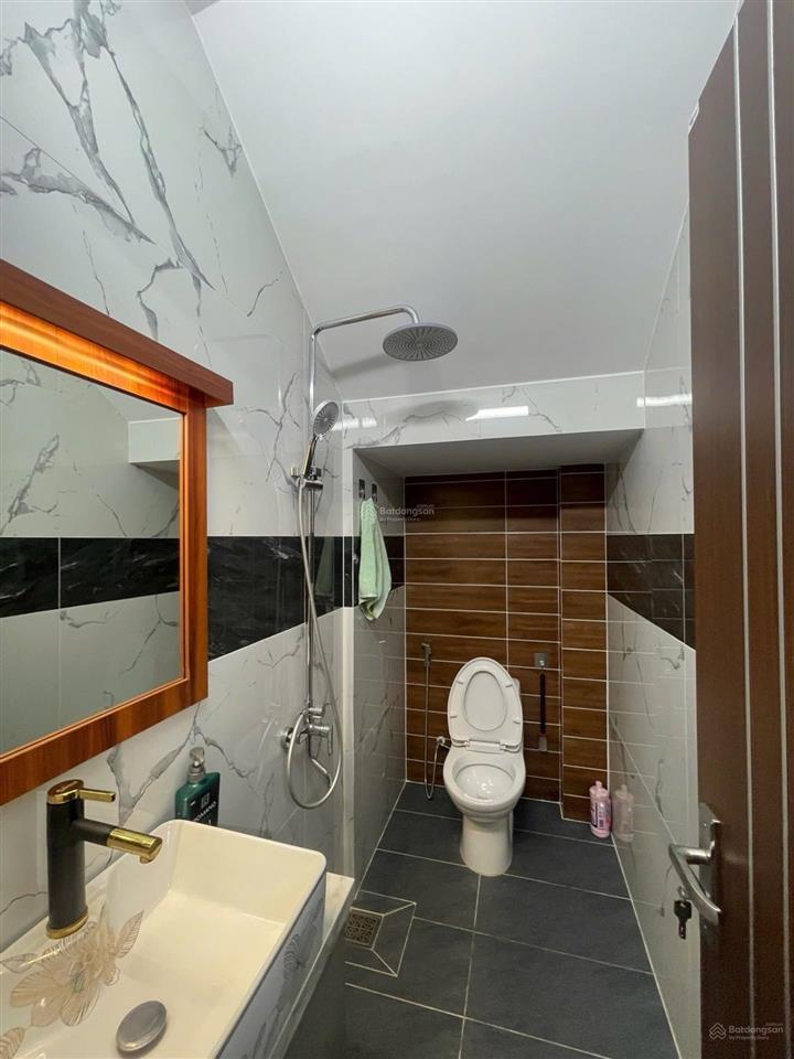 Kpl vip 4 tầng, 4pn 5wc, 56m, hiếm có tại số 3, gần aeon mail tân phú, 6,4 tỷ còn thương lượng