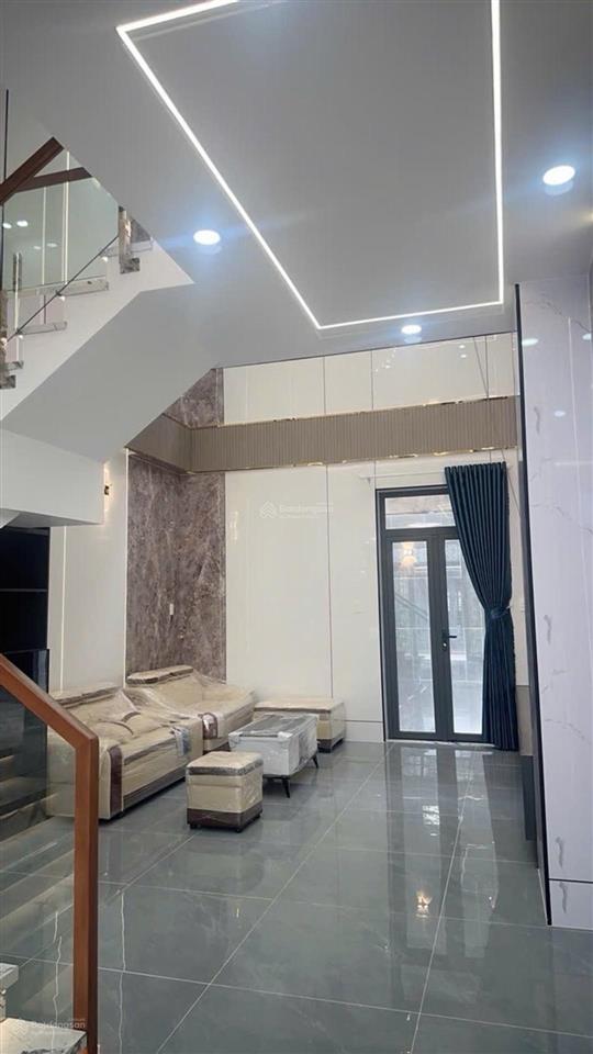 Nhà 4 tầng kpl vip tỉnh lộ 10, khu tên lửa, tặng full nội thất, chỉ 5,6 tỷ còn thương lượng