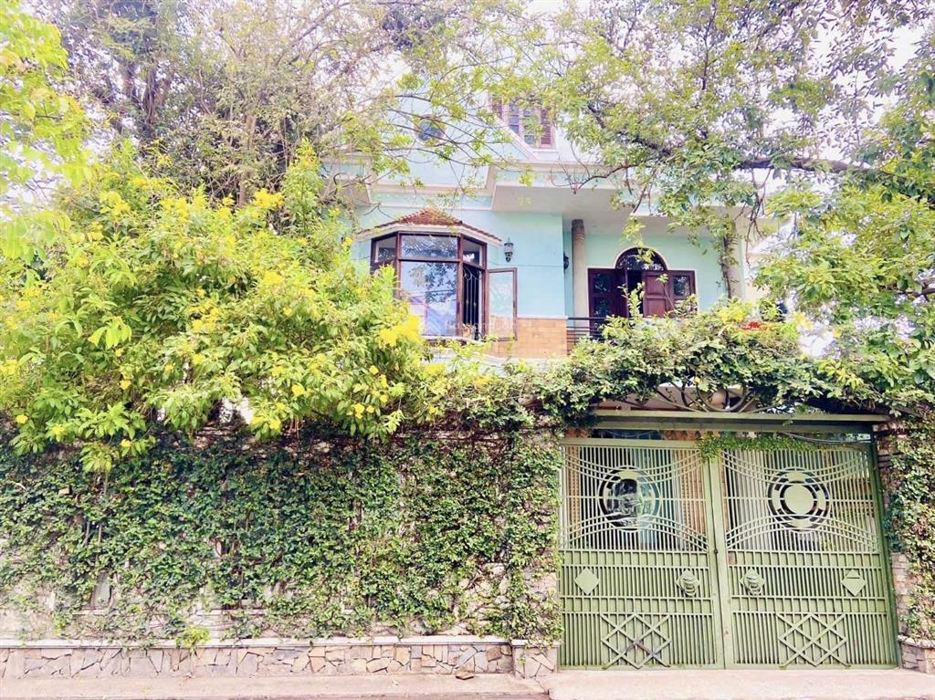Bán nhà 3 tầng (15x33m) mặt tiền quốc hương nối dài, thảo điền, q2 gía rẻ cho nhà đầu tư  235tr/m