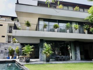 Cho thuê biệt thự hồ bơi, sân vườn, 560m2, 3pn siêu to, 4wc, giá thỏa thuận tại thảo điền, q2