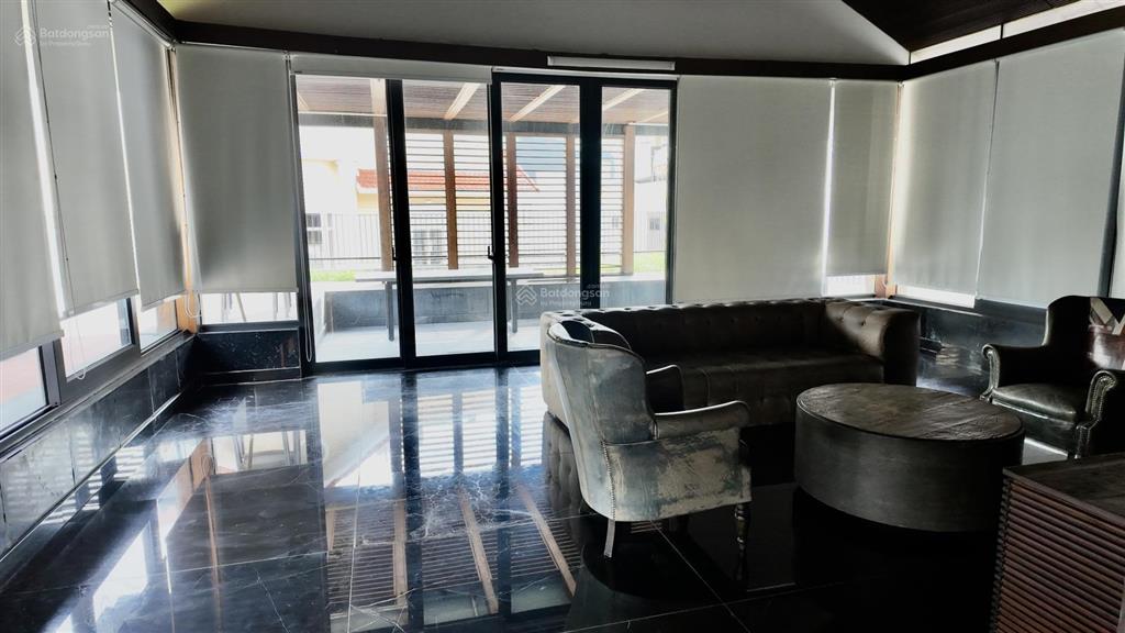 Cho thuê biệt thự hồ bơi, sân vườn, 560m2, 3pn siêu to, 4wc, giá thỏa thuận tại thảo điền, q2