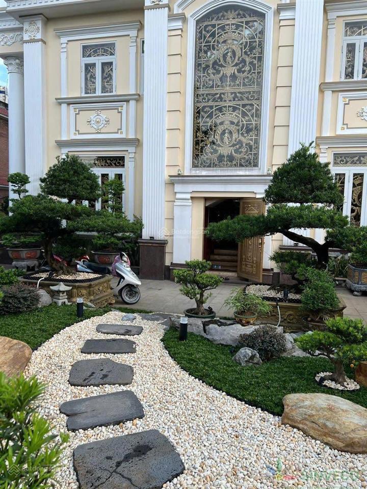 Bán biệt thự 652m2 có sân vườn, hồ cá coi với thiết kế siêu đẹp ngay khu trung tâm hành chính qận 2