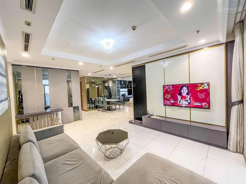 Cho thuê căn hộ view sông, 4pn, 3wc, 135m2 tại vinhomes central park, giá ưu đãi 70 triệu