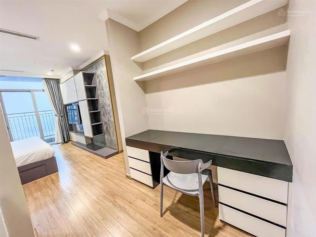 Cho thuê căn hộ view sông, 4pn, 3wc, 135m2 tại vinhomes central park, giá ưu đãi 70 triệu