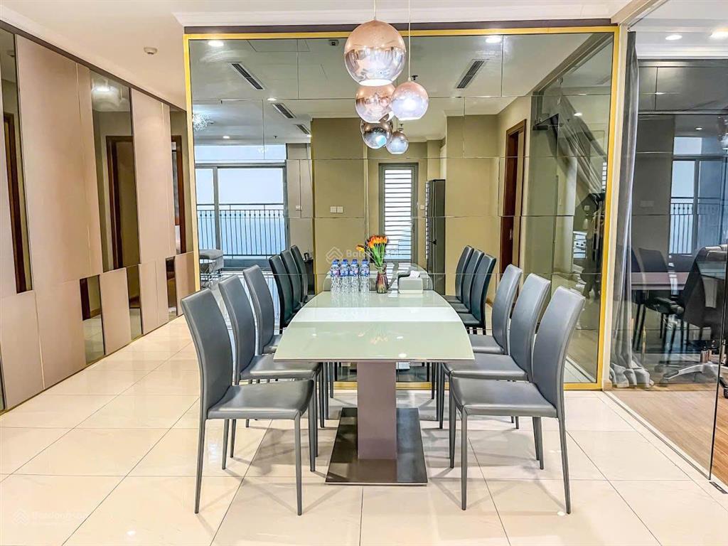 Cho thuê căn hộ view sông, 4pn, 3wc, 135m2 tại vinhomes central park, giá ưu đãi 70 triệu