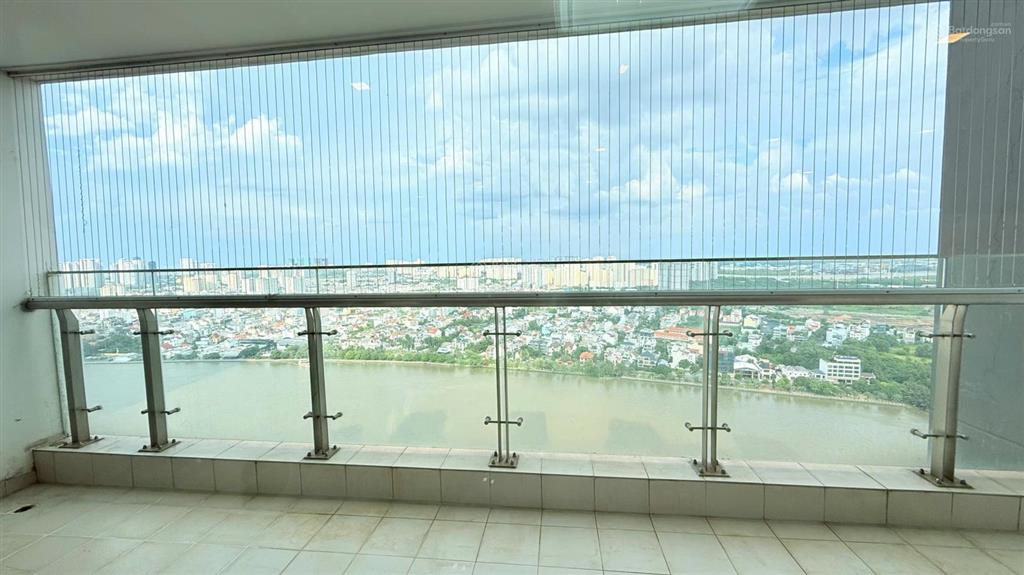 Cho thuê gấp căn hộ chung cư vinhomes central park quận bình thạnh  188m2, 4pn  80tr/th